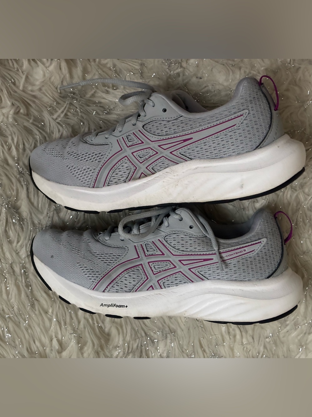 ASICS Gel Contend Light Gray with Purple Accents Women’s Running Shoes Size US 8